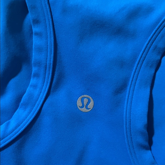 lululemon Burgundy leggings and blue lululemon top and key chain - Picture 10 of 11